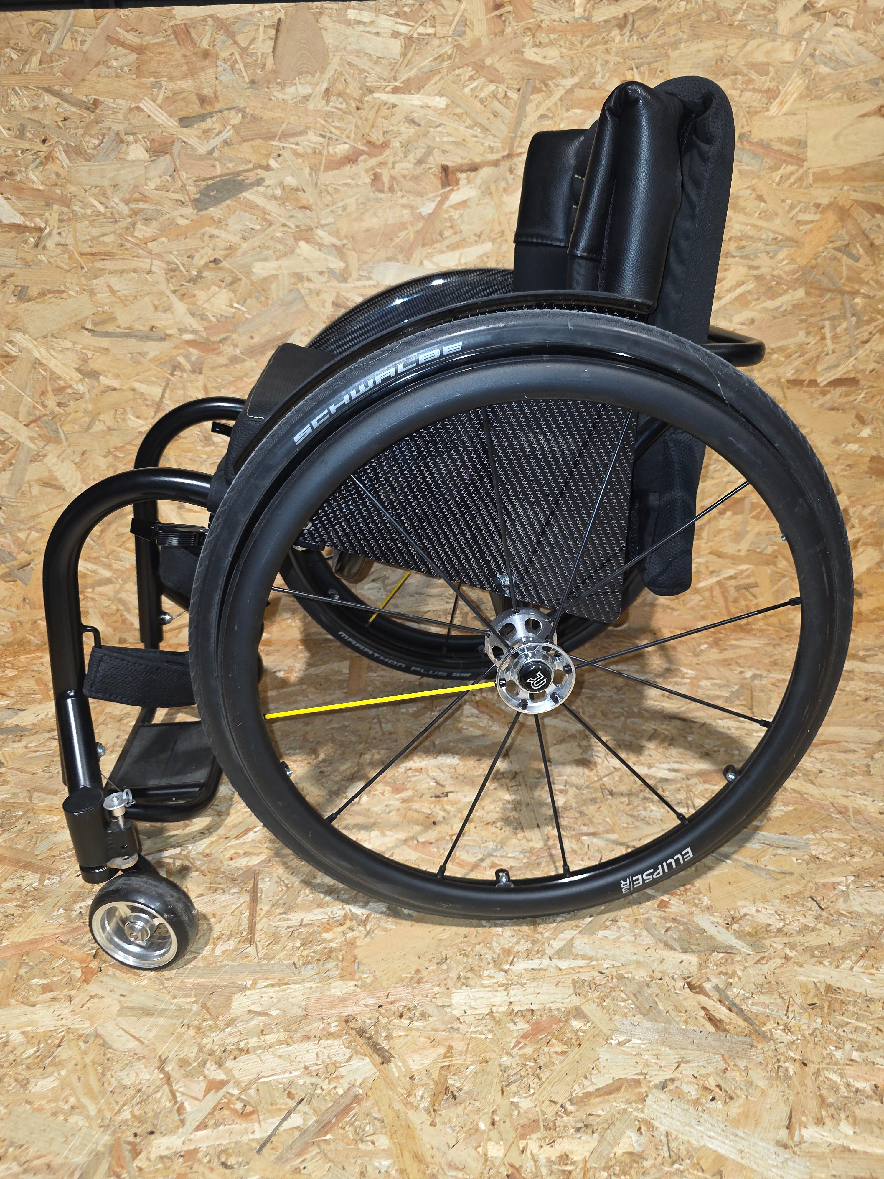FAUTEUIL 36.5cm X 35cm